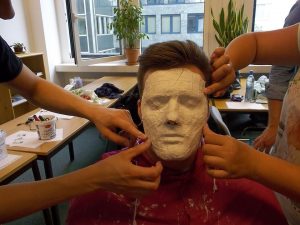 Maskengestaltung im Unterricht